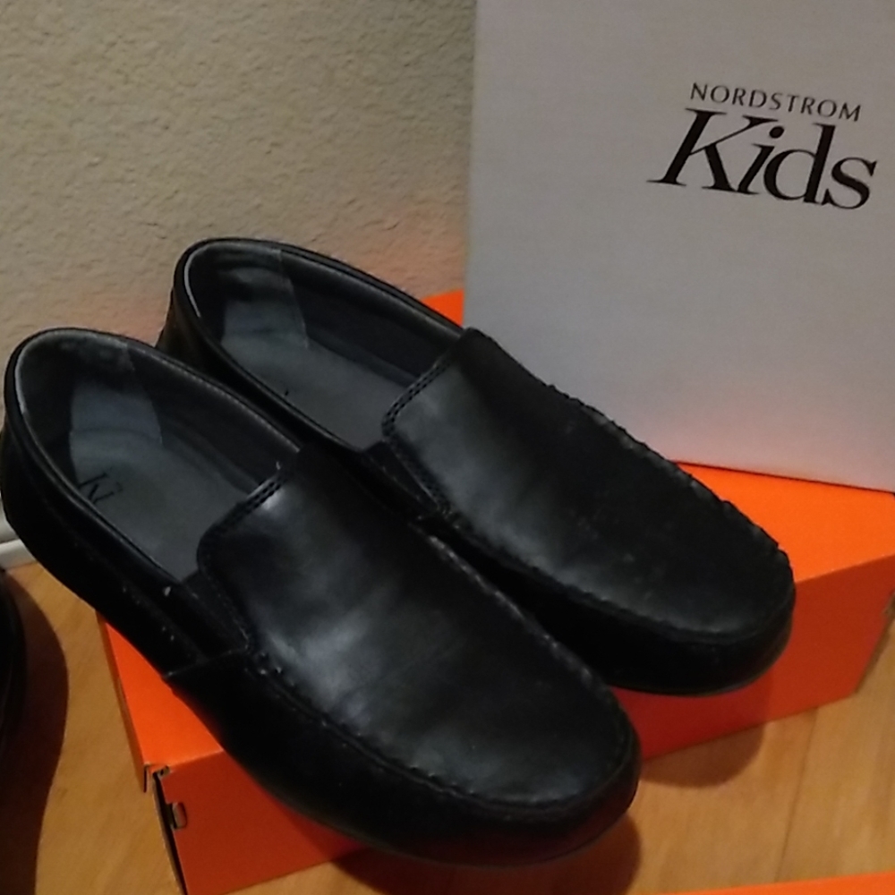 Dress shoes